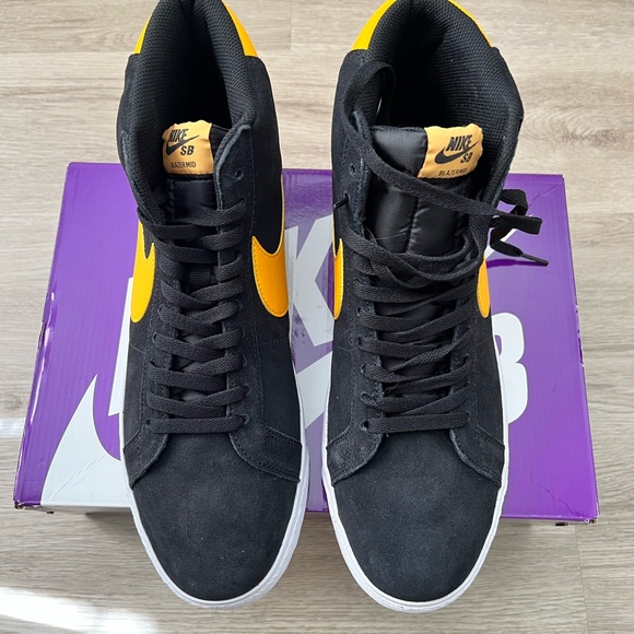 NIKE SB ZOOM BLAZER MID - Picture 2 of 5